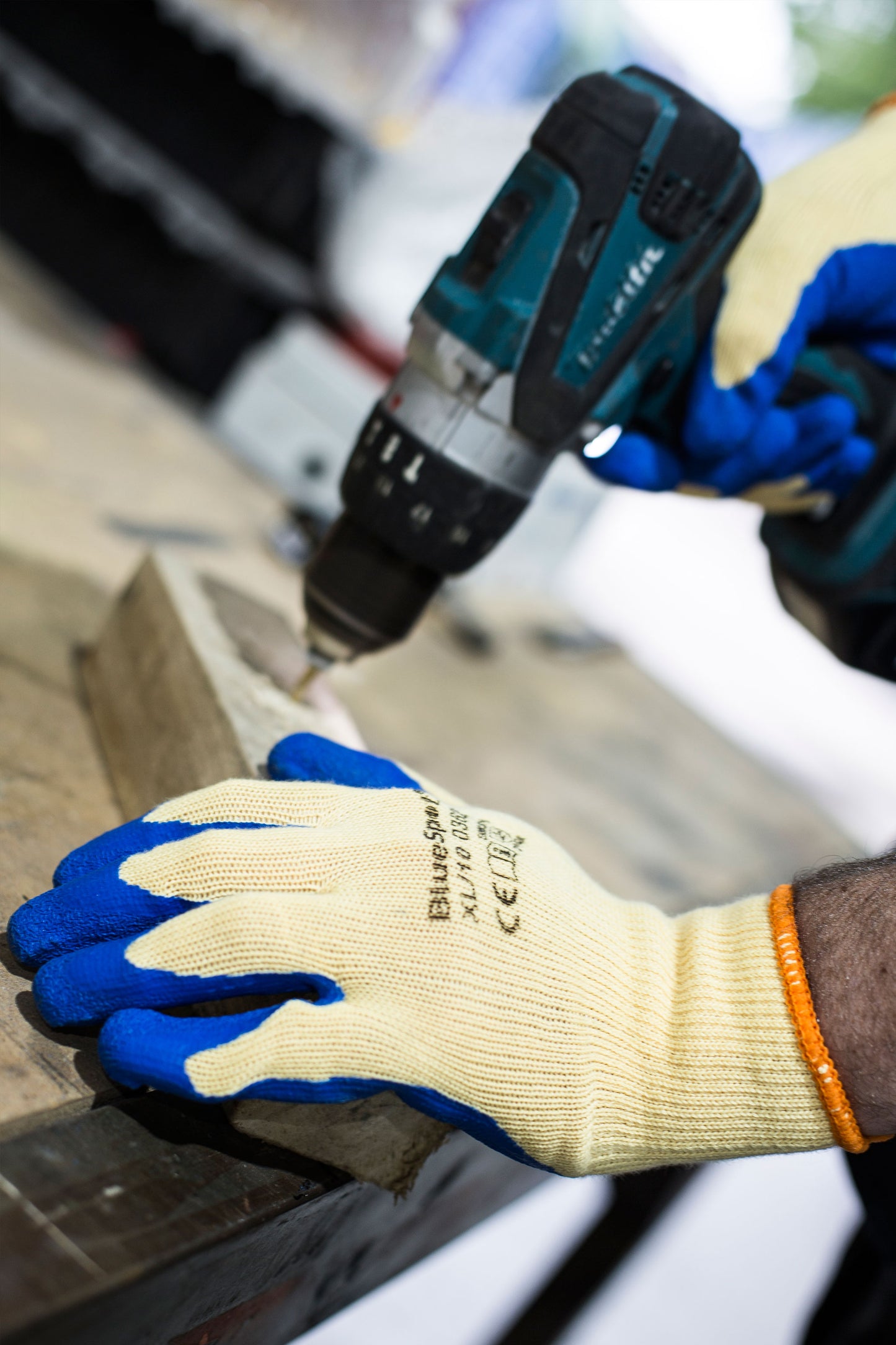 BlueSpot Latex Grip Gloves (Medium) 23000