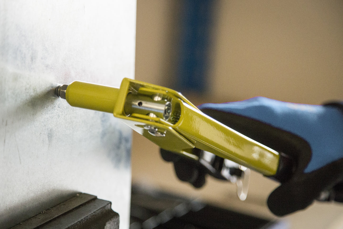 BlueSpot Hand Rivet Gun With Rivets 09101