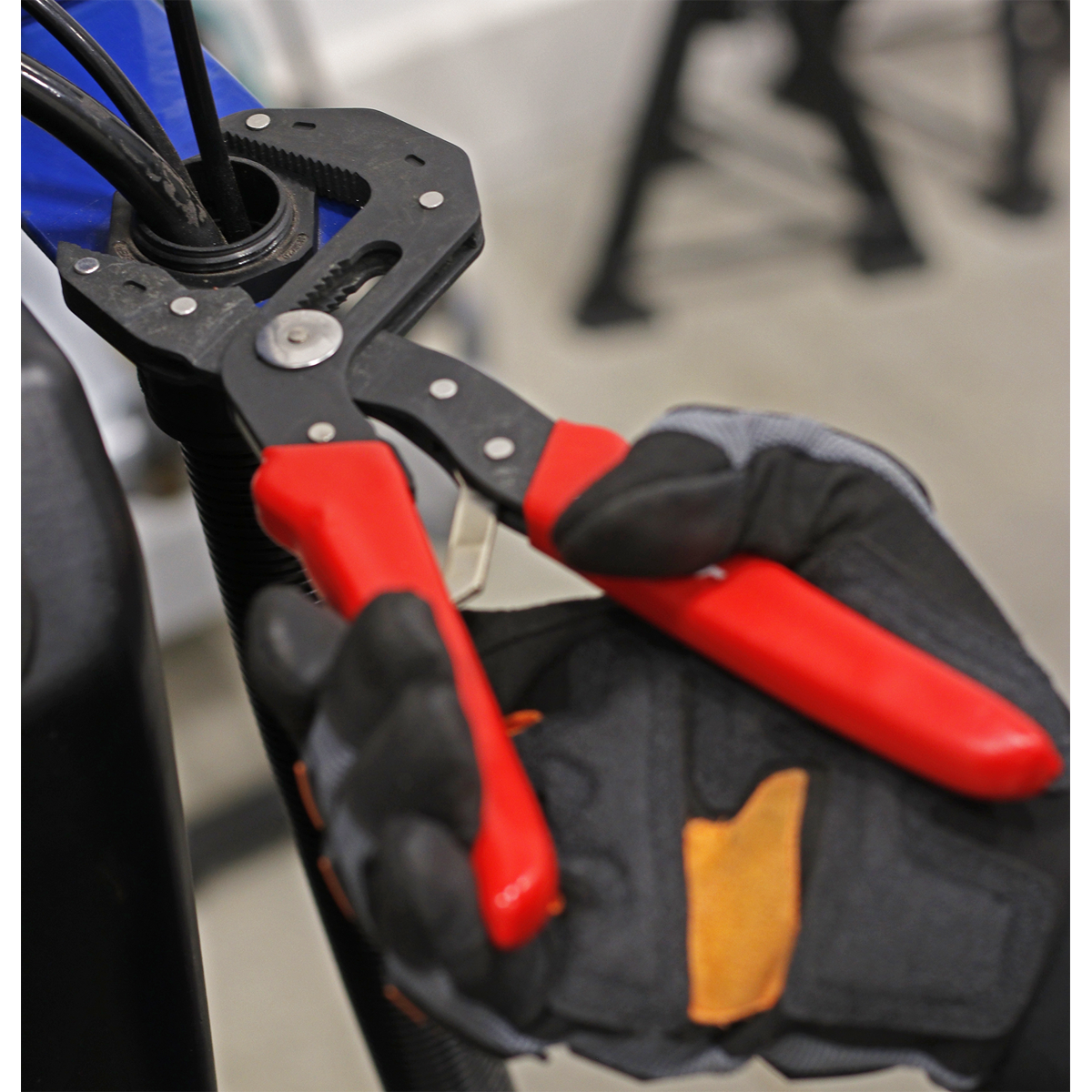 Sealey 175mm Self-Adjusting Multi-Grip Pliers AK8535