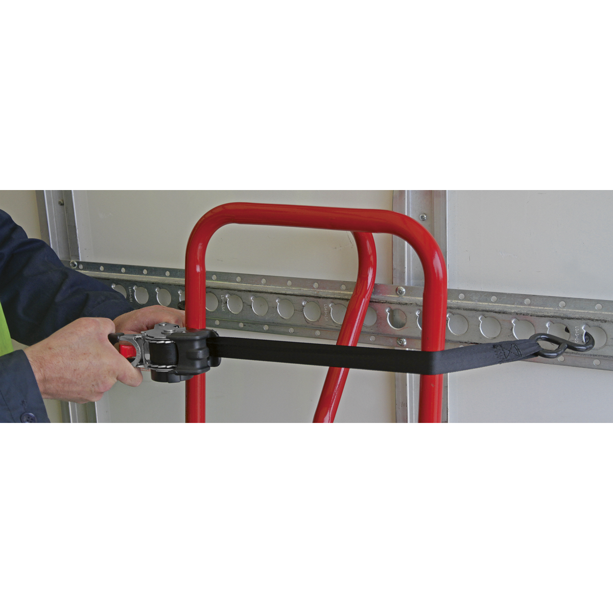 Sealey 25mm x 3m Auto Retractable Ratchet Tie Down ATD25301