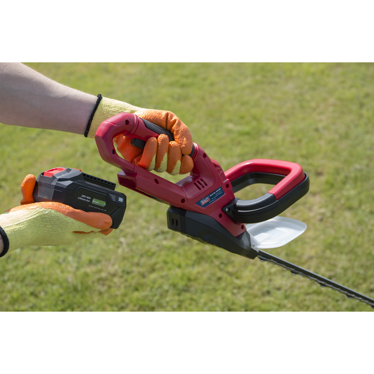 Sealey 20V SV20 Series Cordless Hedge Trimmer 520mm - Body Only CHT20V
