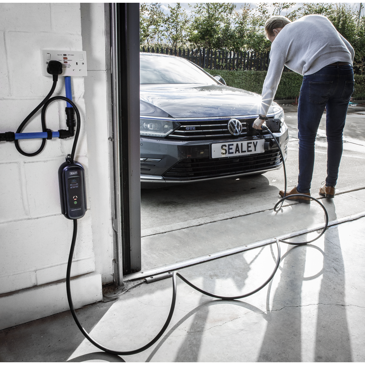 Sealey 10A Type 2 to UK 3-Pin Plug Portable EV Charger - 5m Cable EVPC2