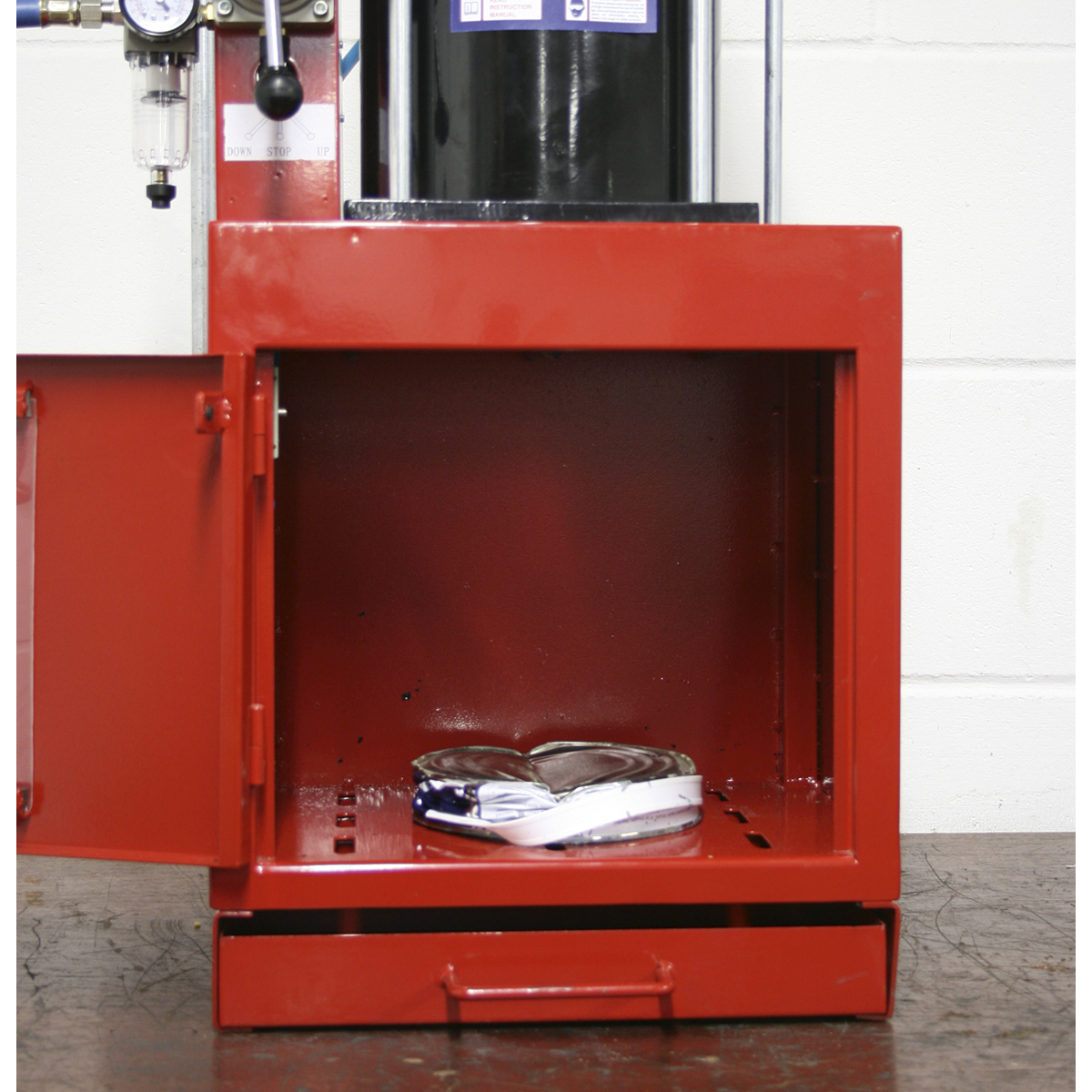 Sealey 2.2tonne Pneumatic Paint Can Crusher HCC08