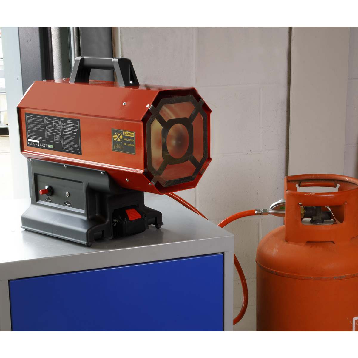 Sealey 30,000-68,000Btu/hr (9-20kW) 2-in-1 Cordless/Corded Space Warmer® Propane Heater LP69C