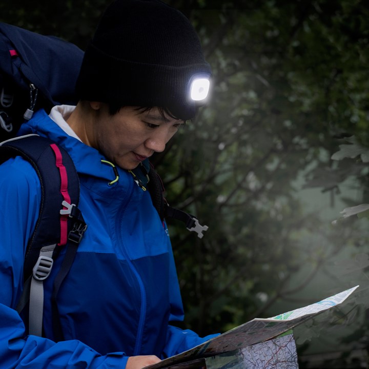 Amtech USB Rechargeable LED beanie hat S1670