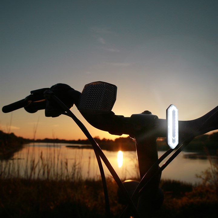 Amtech High performance USB rechargeable front bike light S8186