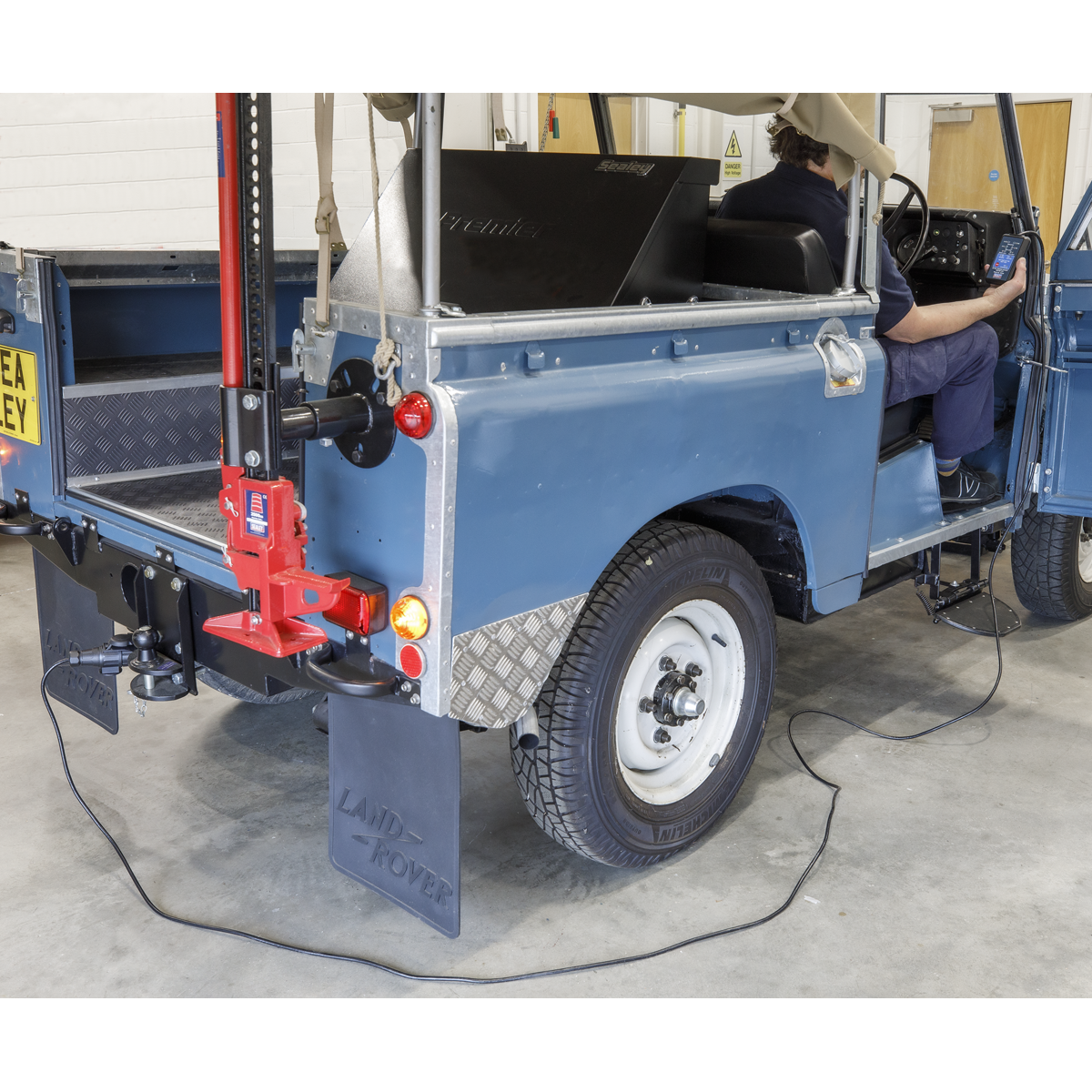 Sealey 12V 13-Pin Towing Socket Tester - DVSA Approved TST22