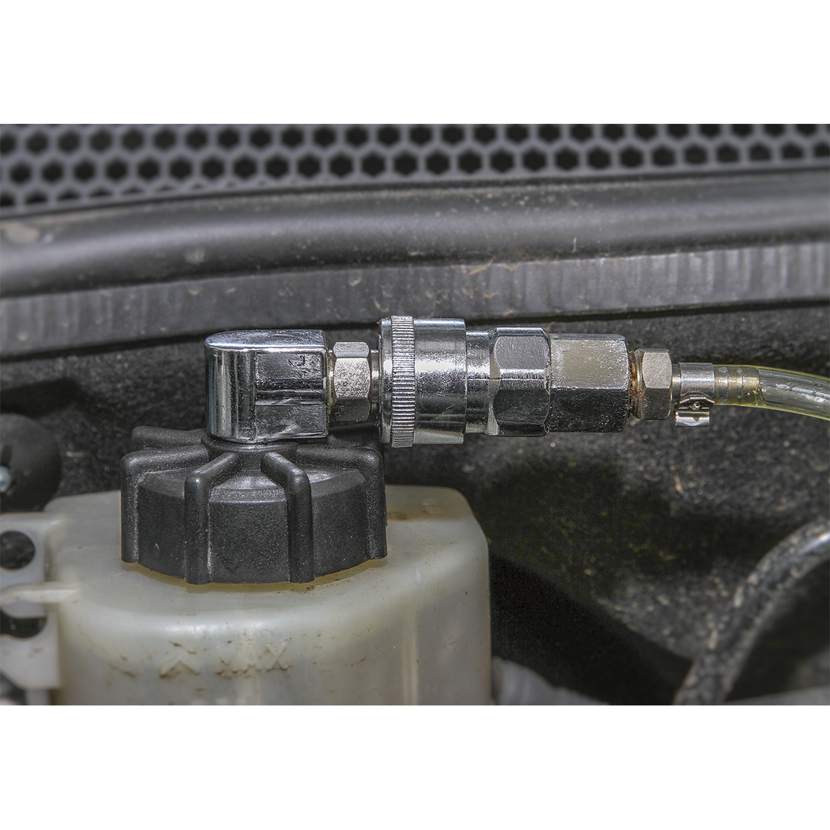 Sealey 1.5L Pneumatic Brake & Clutch Bleeder VS821