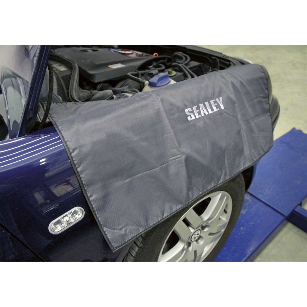 Sealey Non-Slip Wing Cover VS8501