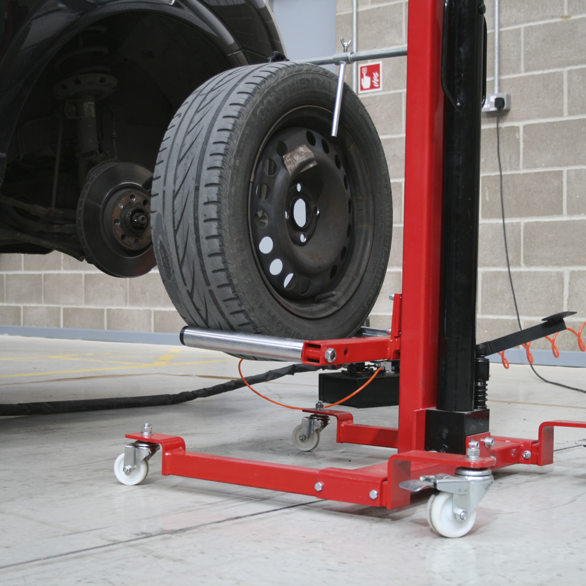 Sealey 80kg Wheel Removal/Lifter Trolley with Quick Lift WD80
