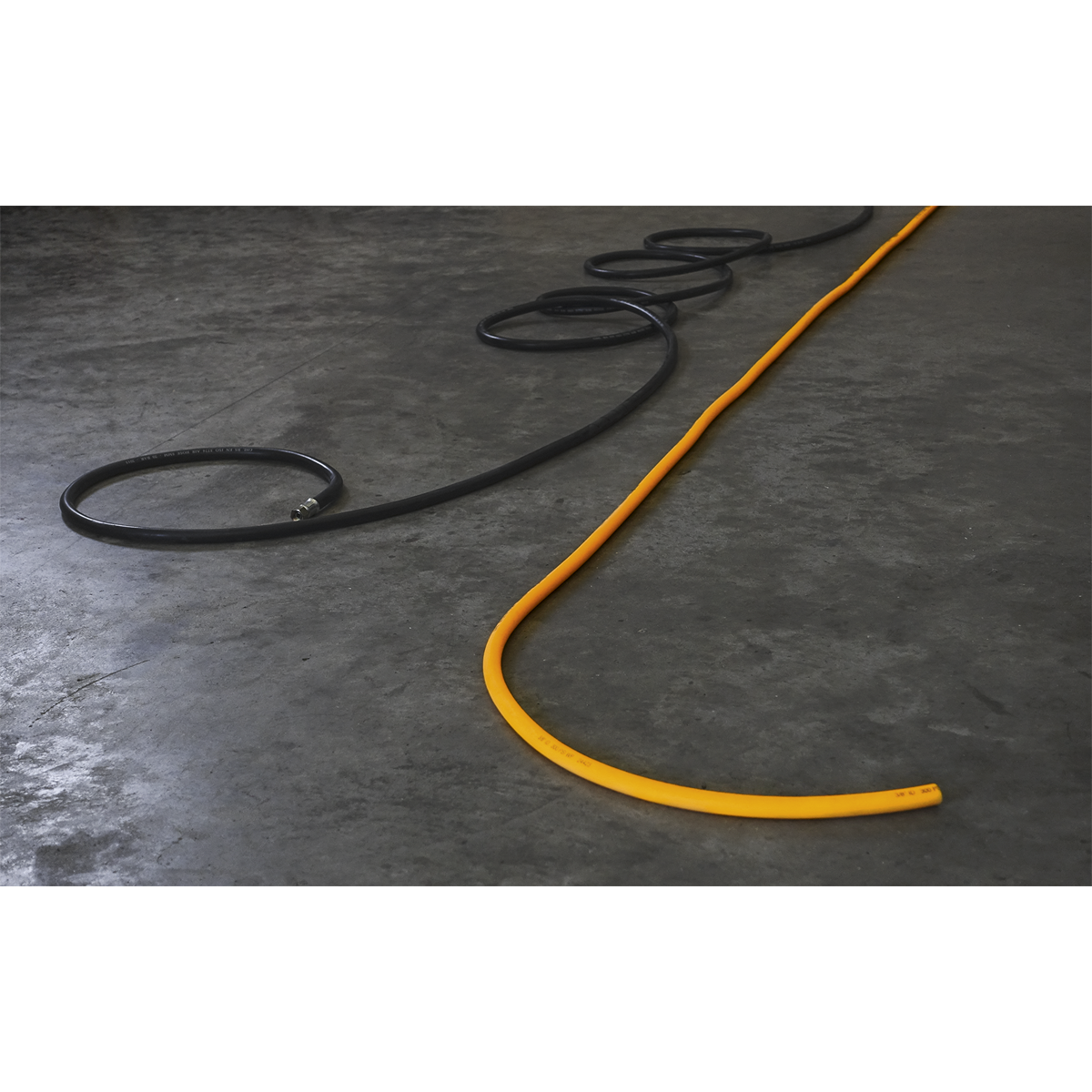 Sealey 10m x Ø8mm High-Visibility Hybrid Air Hose with 1/4"BSP Unions AHHC10