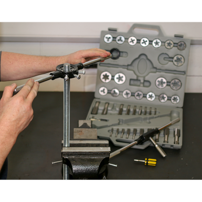 Sealey 45pc Tap & Die Set Split Dies - Metric AK303
