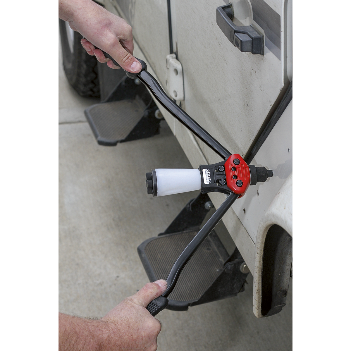 Sealey Medium-Arm Riveter with Collection Bowl AK3983