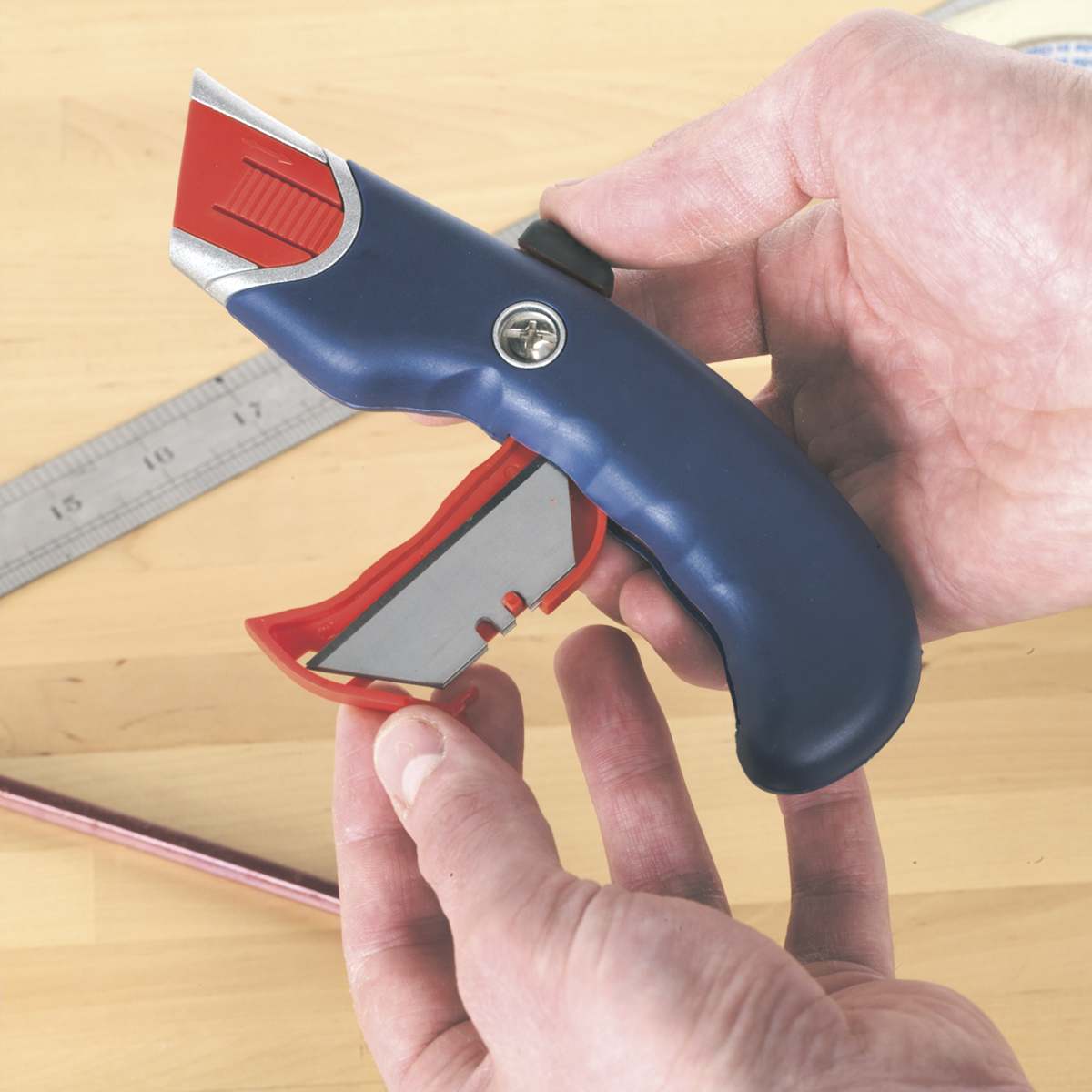 Sealey Auto-Retracting Safety Knife AK8631