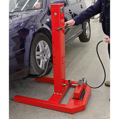Sealey 1.5tonne Air/Hydraulic Vehicle Lift with Foot Pedal AVR1500FP