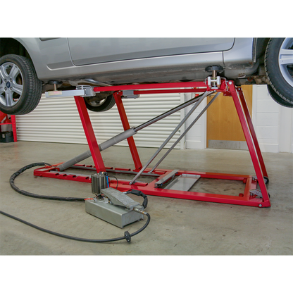 Sealey 2.5tonne Air/Hydraulic Vehicle Lift AVR2500A