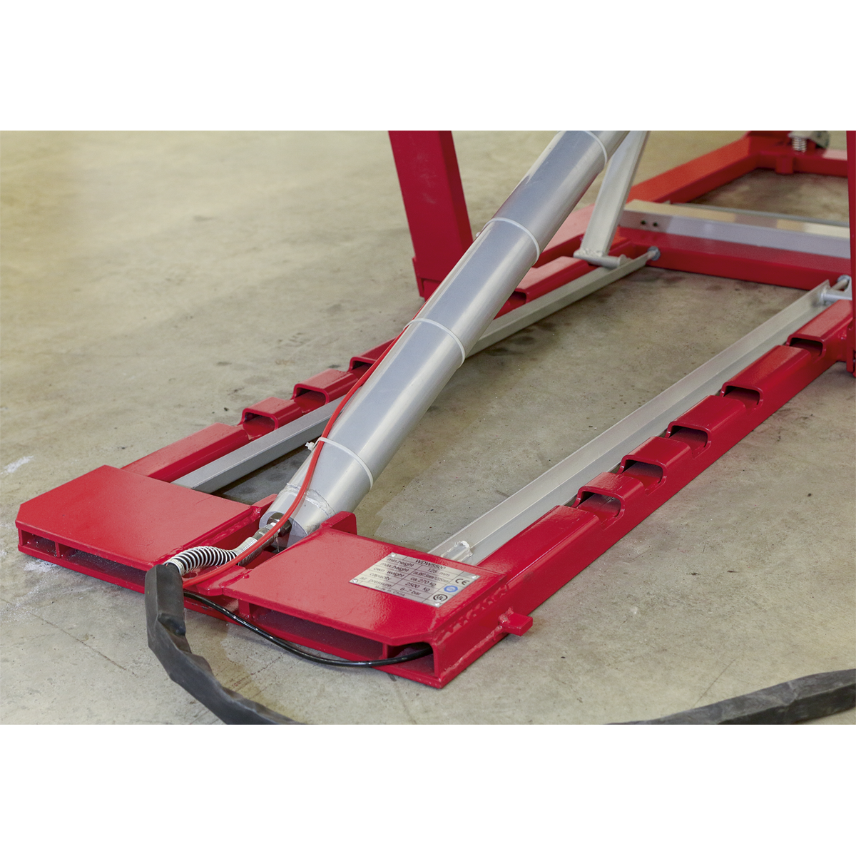 Sealey 2.5tonne Air/Hydraulic Vehicle Lift AVR2500A
