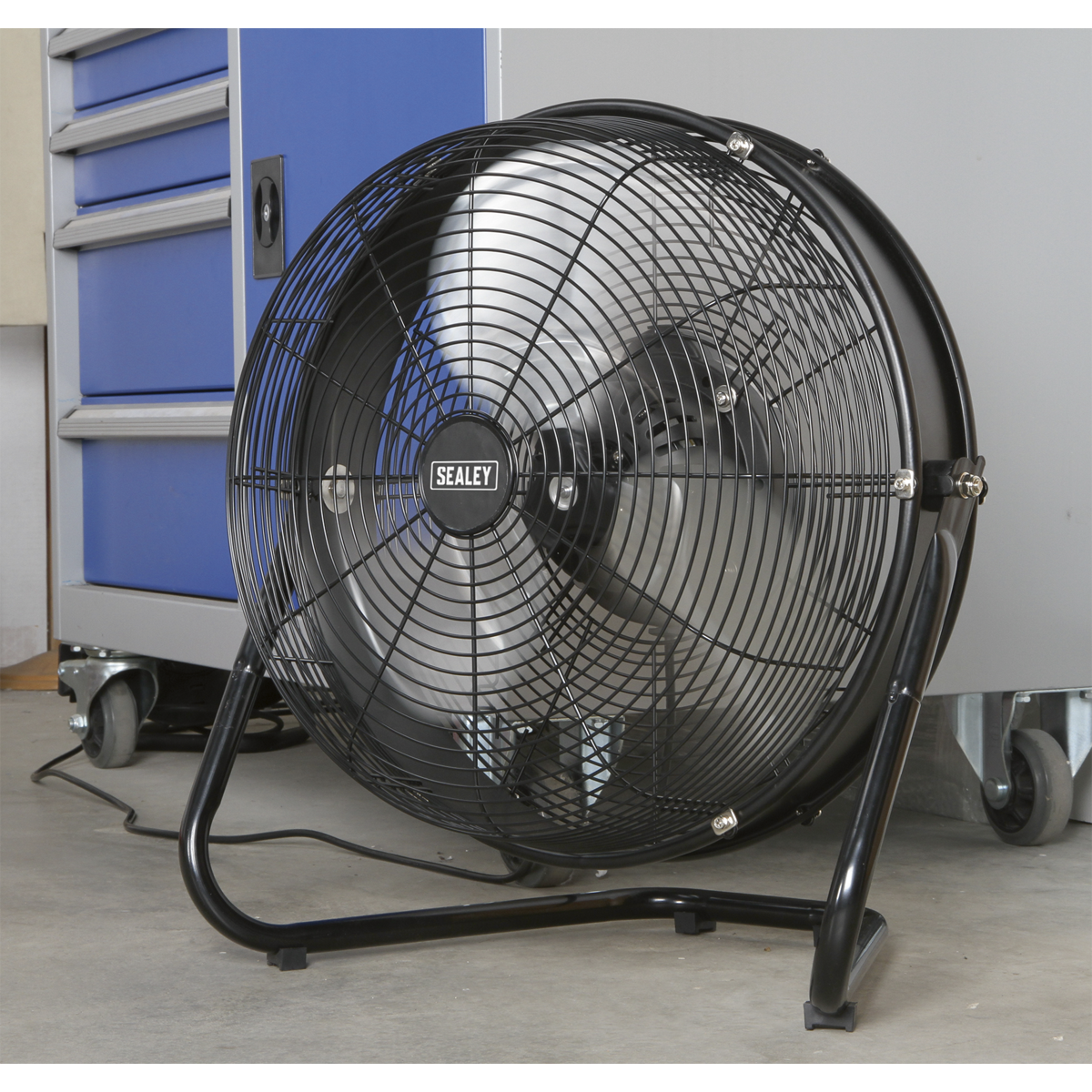 Sealey 18" Industrial High Velocity Floor Fan with Internal Oscillation HVF18IS