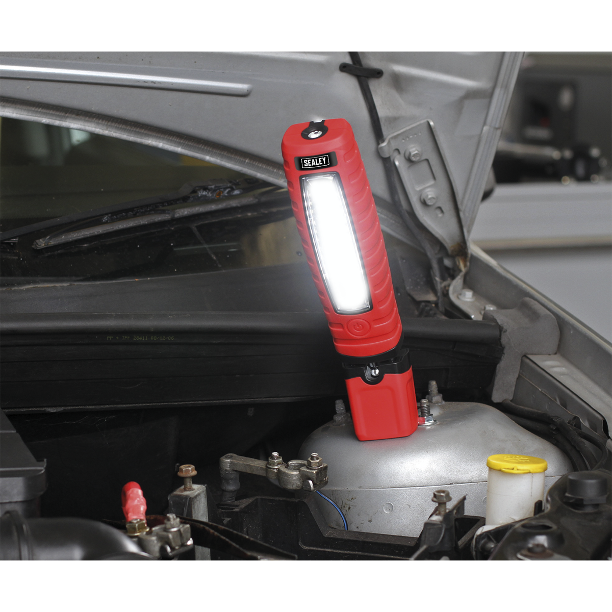 Sealey 360° 14 SMD LED & 3W SMD LED Red Lithium-ion Rechargeable Inspection Light LED360R