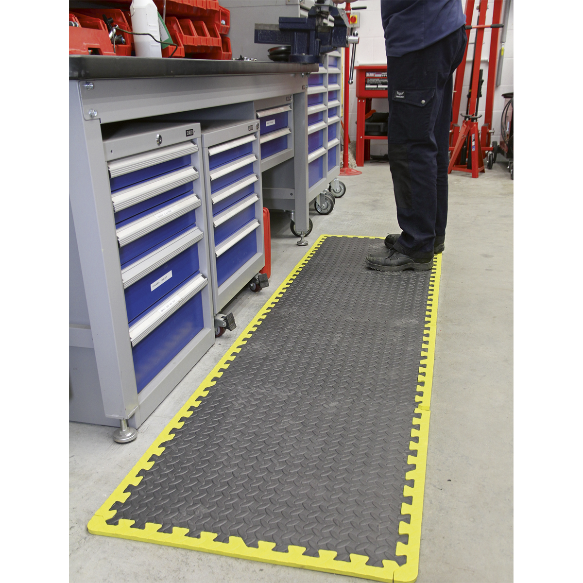 Sealey 1240 x 1825mm Interlocking EVA Foam Workshop Mat Set with Hi-Vis Edges MIC1218Y3