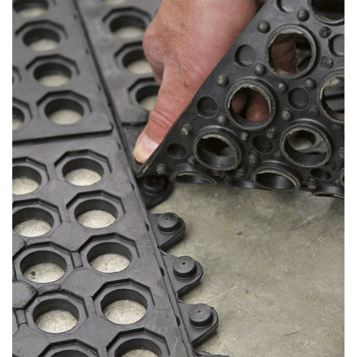 Sealey 920 x 920mm Interlocking Anti-Fatigue Matting MIC9292