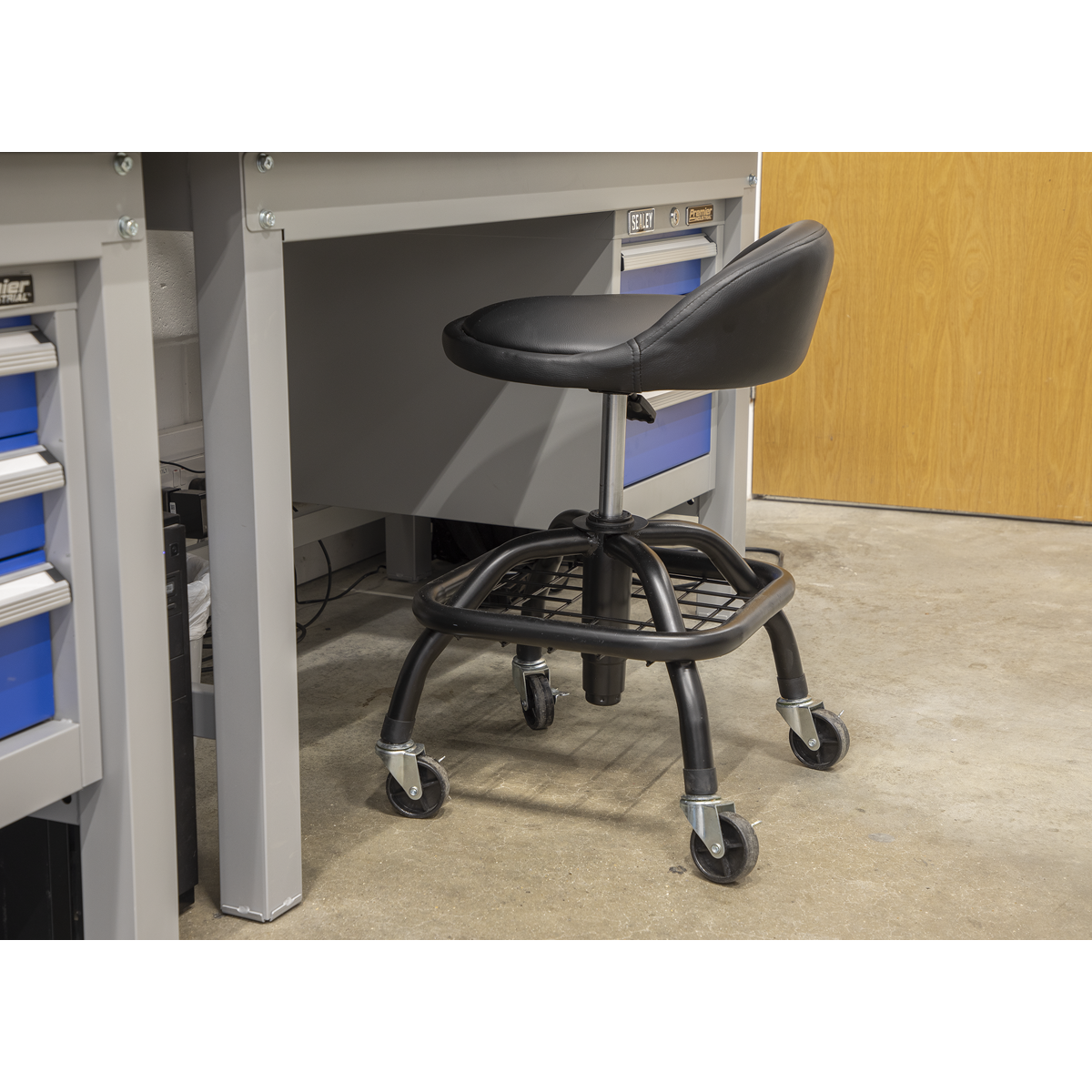 Sealey Pneumatic Creeper Stool with Adjustable Height Swivel Seat & Back Rest SCR02B