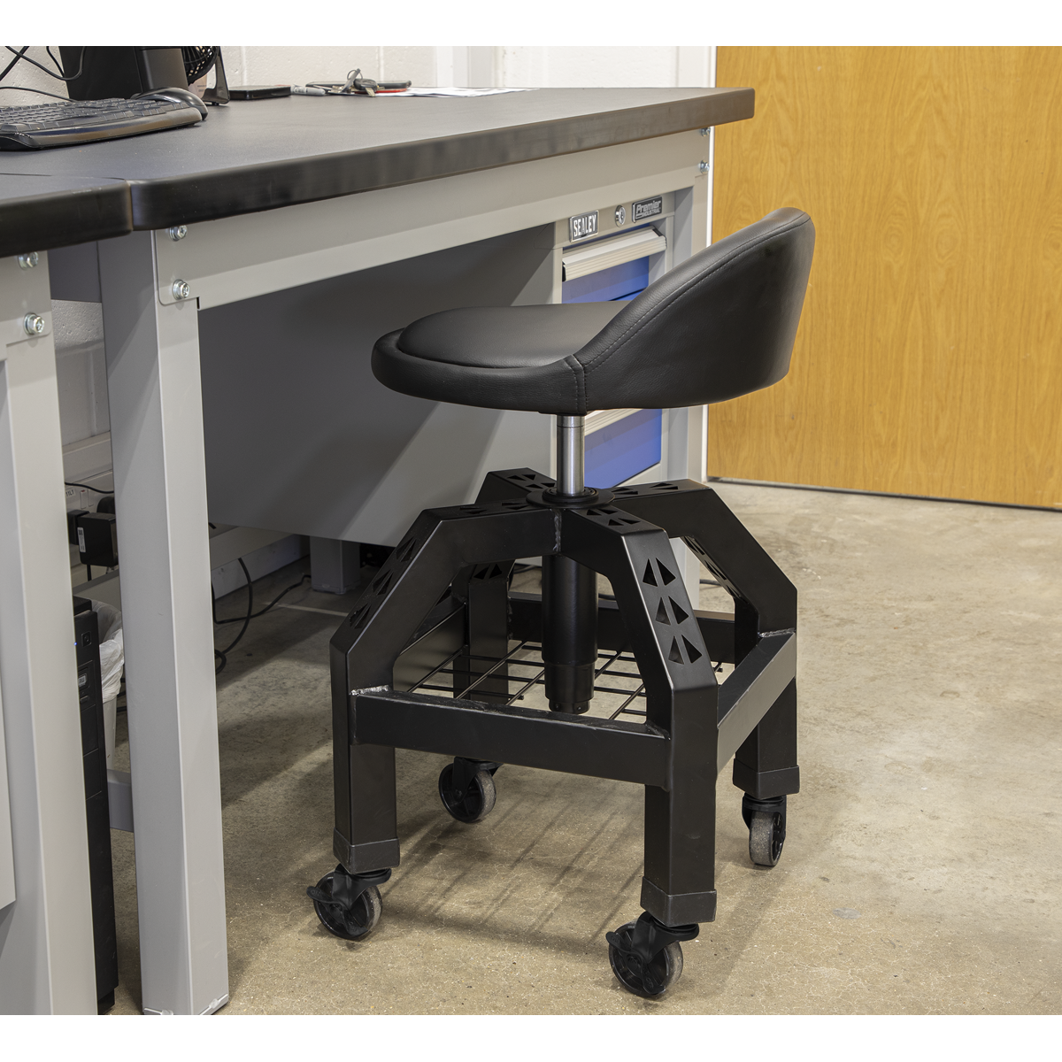 Sealey Pneumatic Creeper Stool with Adjustable Height Swivel Seat & Back Rest SCR03B