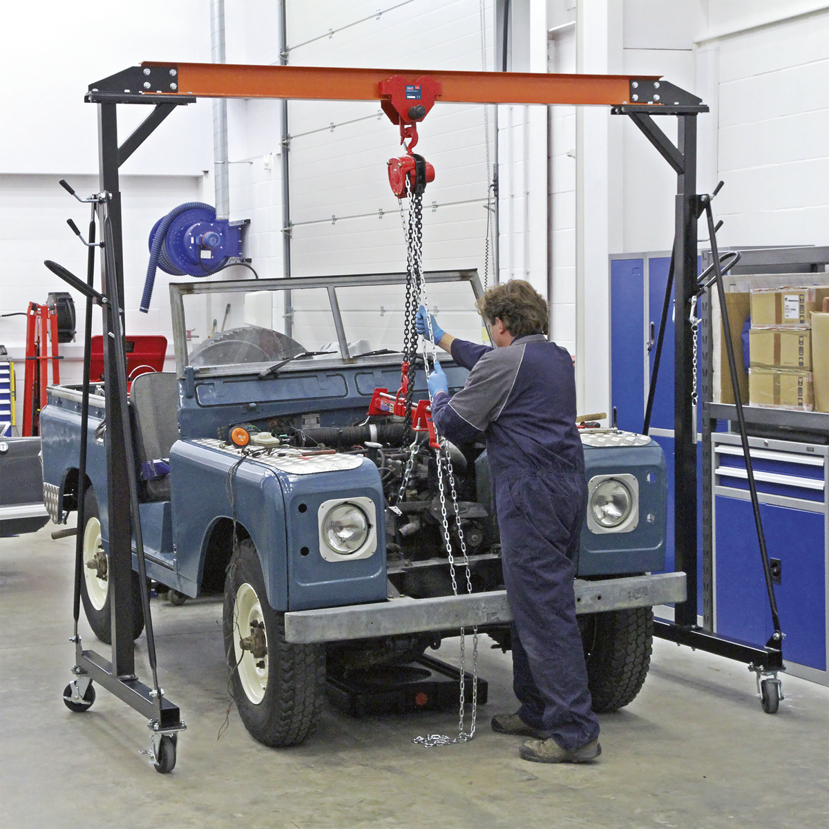 Sealey 1tonne Portable Adjustable Gantry Crane SG1000