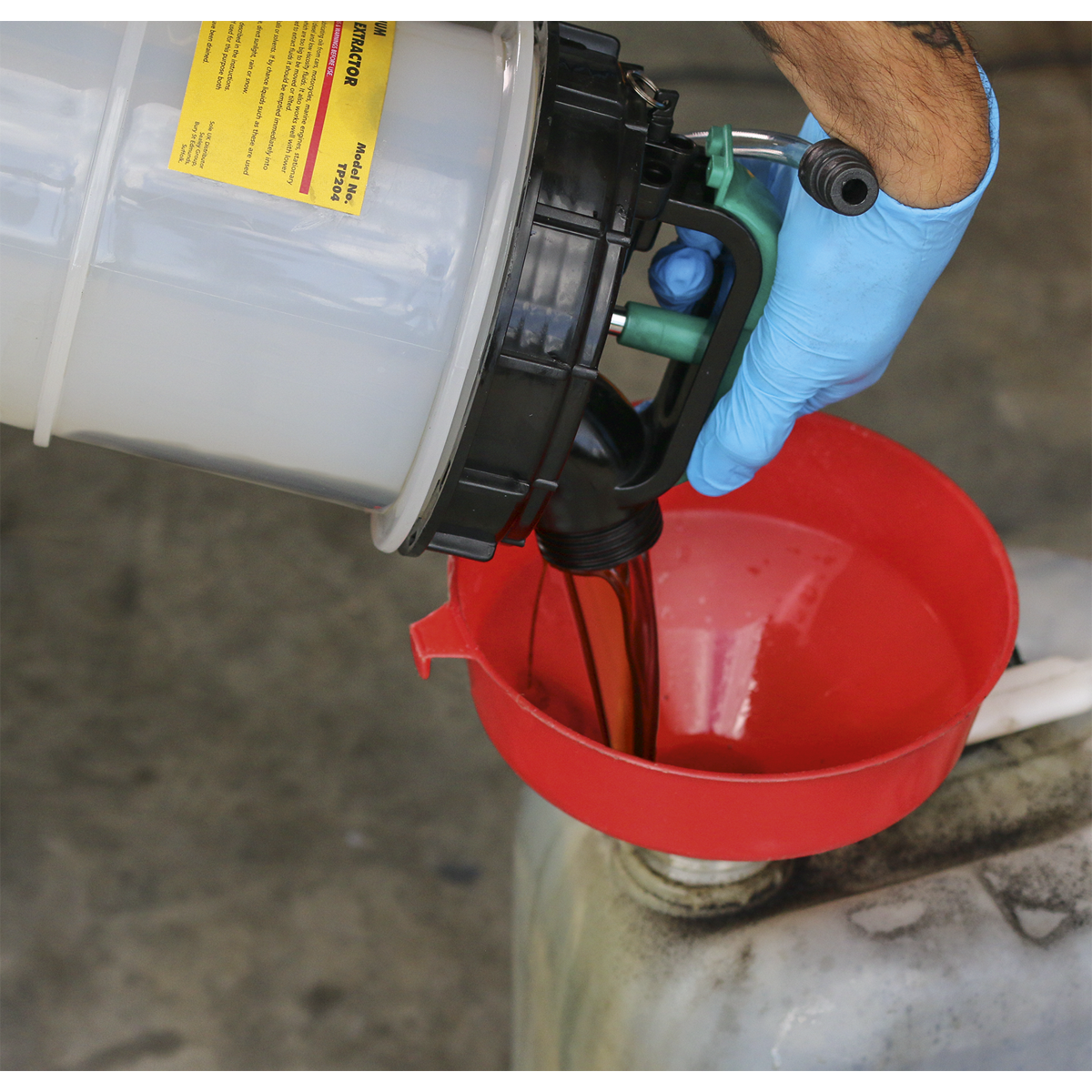 Sealey 8L Vacuum Fuel/Fluid Extractor TP204