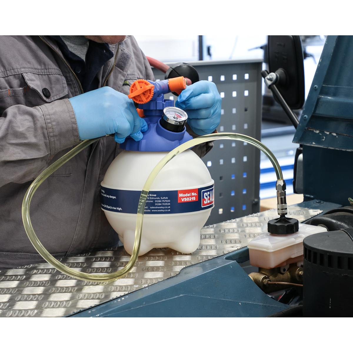 Sealey 3L Pneumatic Brake Bleeder VS0215