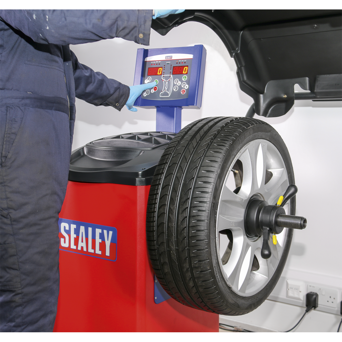 Sealey Semi-Automatic Wheel Balancer WB10