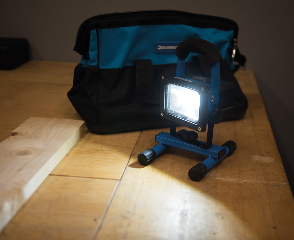Silverline LED Rechargeable Site Light with USB (EU) 10W EU